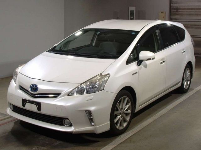 4065 Toyota Prius alpha ZVW41W 2013 г. (TAA Chubu)